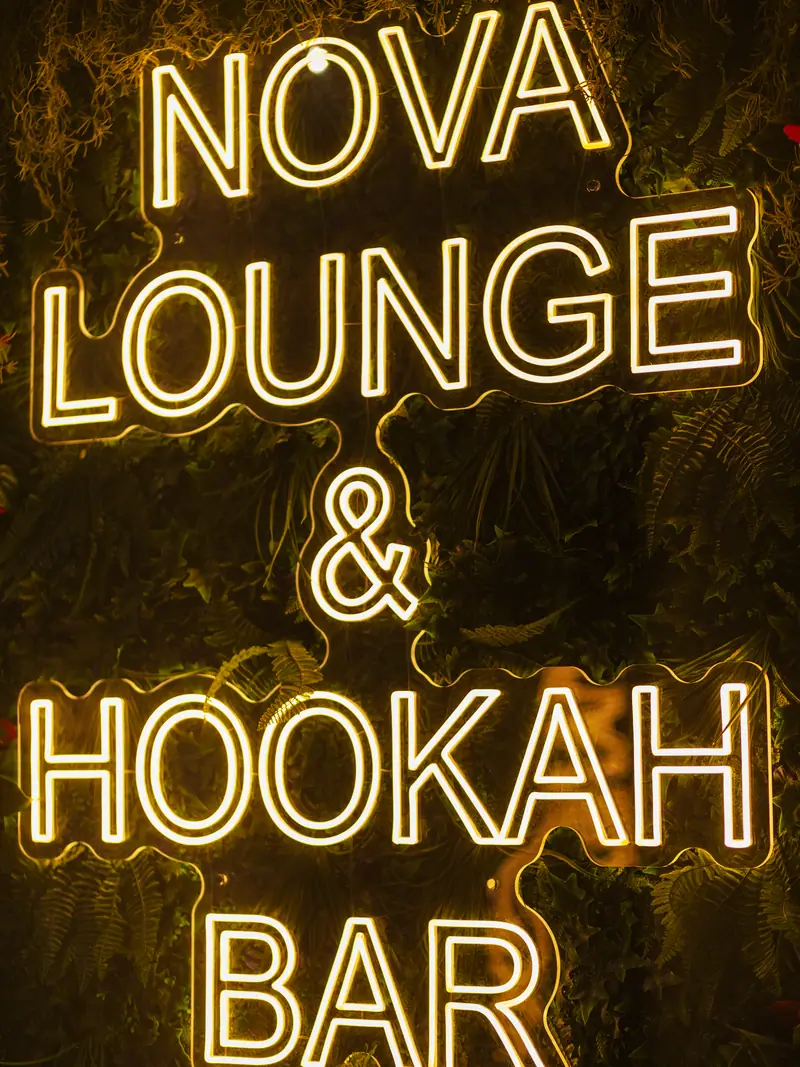 Neonul Nova Lounge & Hookah Bar